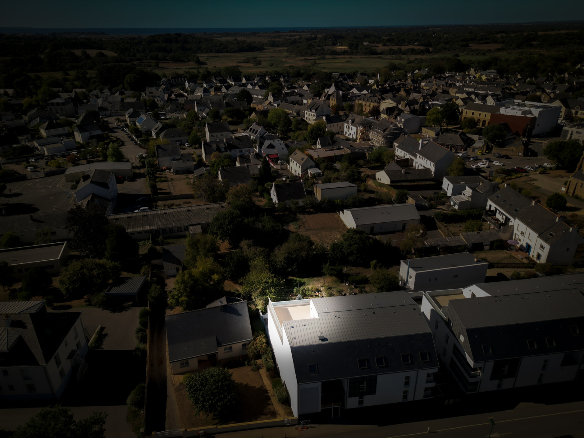 Vue aérienne de la résidence de nuit